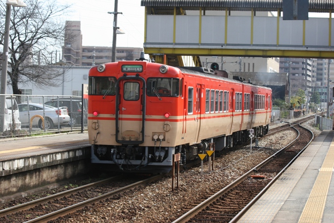 50.キハ40 583 JR東日本 キハ40 583 (キハ40系) 車両ガイド | レイルラボ(RailLab)